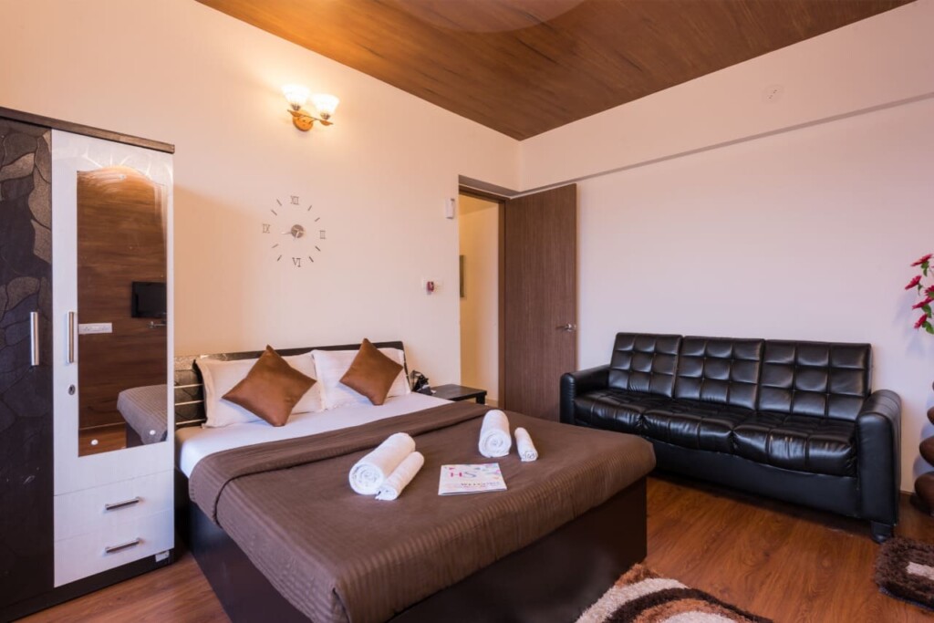 Master Suite (3 BHK) 12