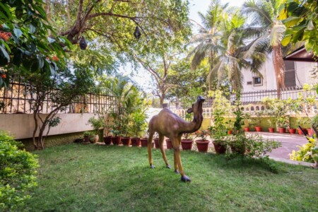 service apartment near Vakratunda Corporate park